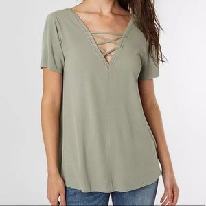 Red by BKE ribbed flowy criss cross top